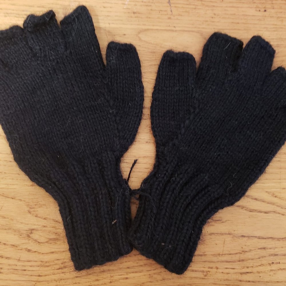 GLOVES ALPACA fingerless black gloves NEW  Women and men